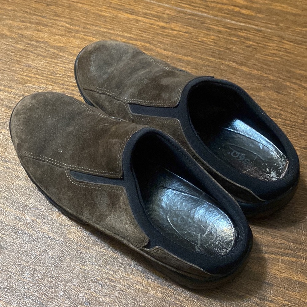 Hush Puppies Brown Suede Clogs, Size 7